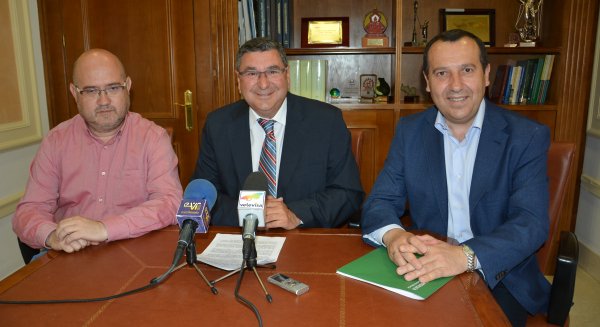 Vélez-Málaga recibe 336.000 euros del programa de contratación y suministros mínimos vitales de la Junta