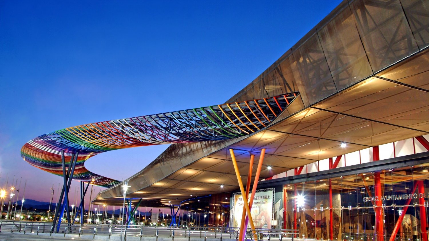 El Palacio de Ferias y Congresos de Málaga rehabilita la visera de su fachada principal