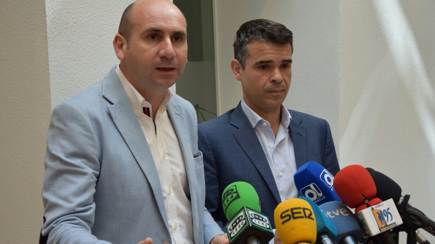 Conejo asegura que en Andalucía la derecha más radical y la extrema izquierda 