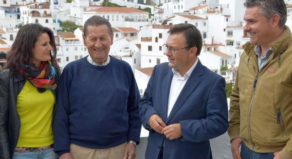 Heredia denuncia que PP y Podemos repiten en Andalucía la estrategia de la pinza como en la época de Anguita