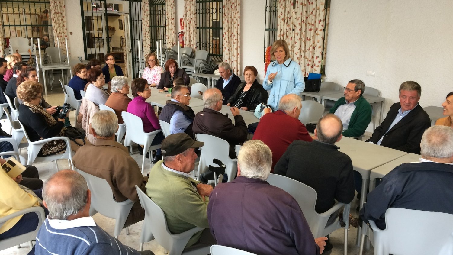 El PP y todos los partidos del Parlamento de Andalucía, menos el PSOE, se comprometen a construir una residencia pública de mayores