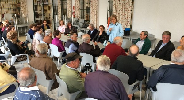 El PP y todos los partidos del Parlamento de Andalucía, menos el PSOE, se comprometen a construir una residencia pública de mayores