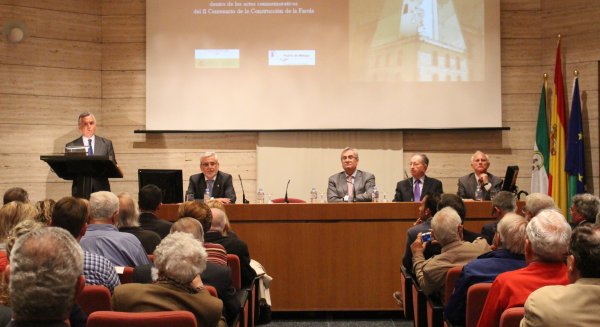 El Puerto de Málaga y Puertos del Estado presentan el libro 'Joaquín María Pery y Guzmán y la Málaga que fue (1800/1835)' para conmemorar el bicentenario de La Farola