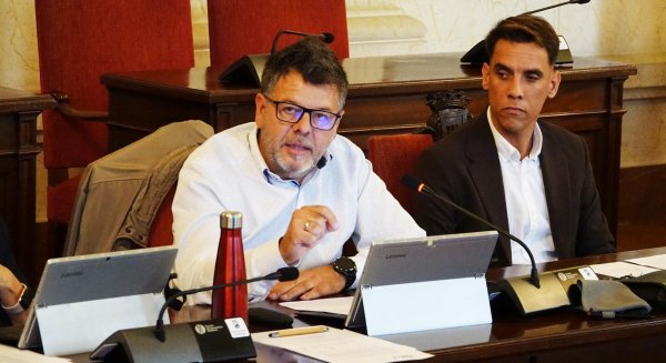 PSOE critica a PP y Ciudadanos por dejar sin autobús a 500 mayores de Alameda Alta