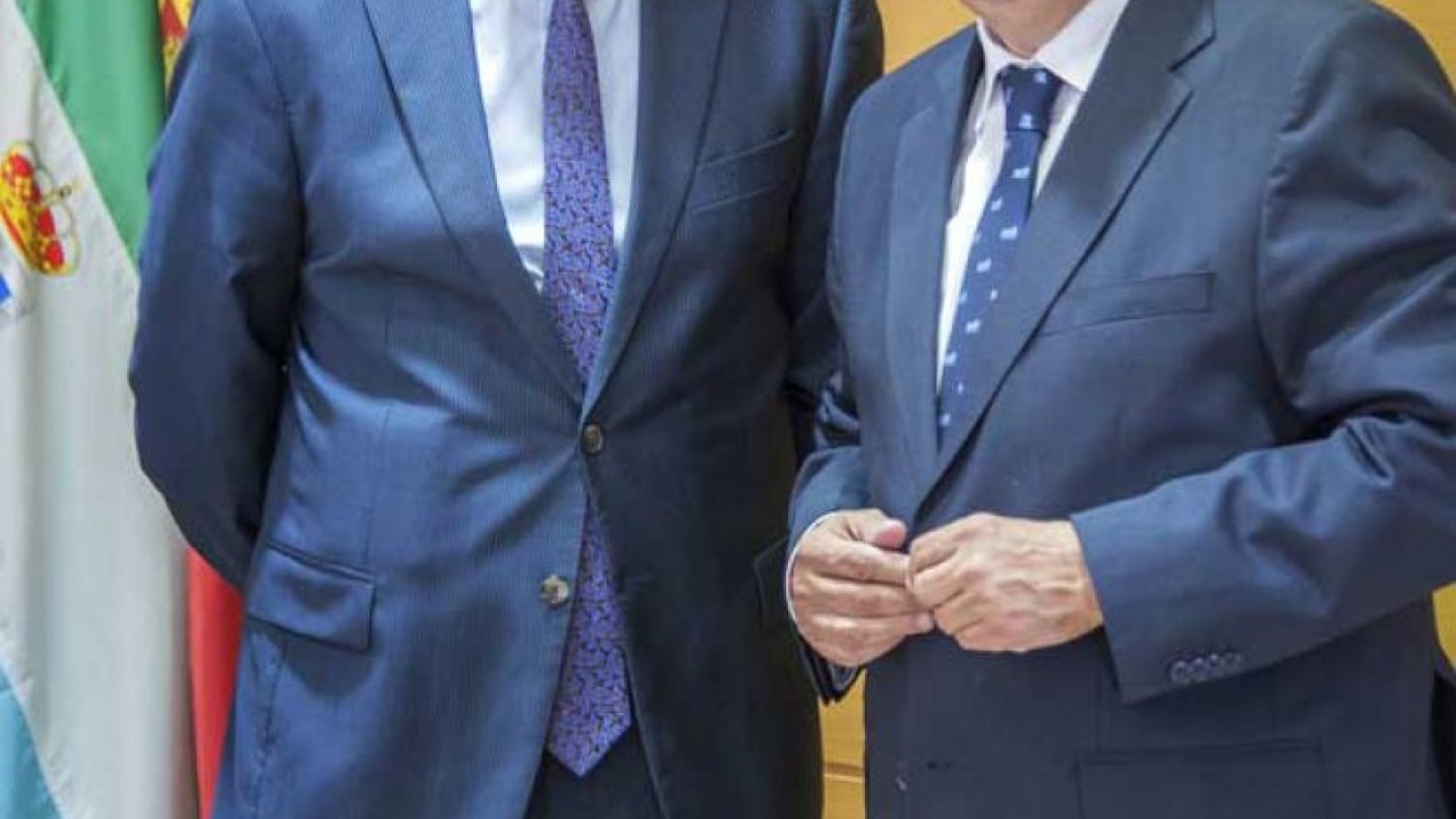 El alcalde de Torremolinos, José Ortiz, recibe a su homólogo de Vélez-Málaga, Antonio Moreno