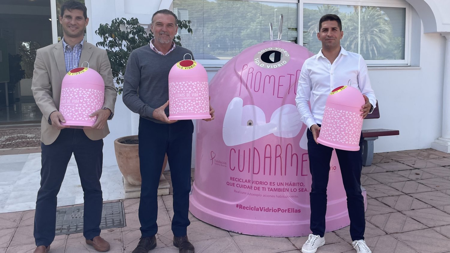 Mancomunidad y Ecovidrio presentan la campaña “Recicla vidrio por ellas”