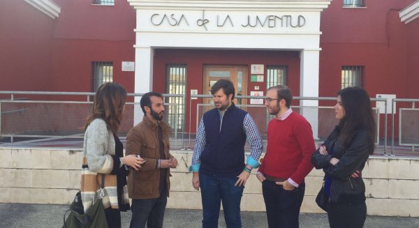 NNGG  critica la escasez y los retrasos de las ayudas de Juventud de la Junta de Andalucía