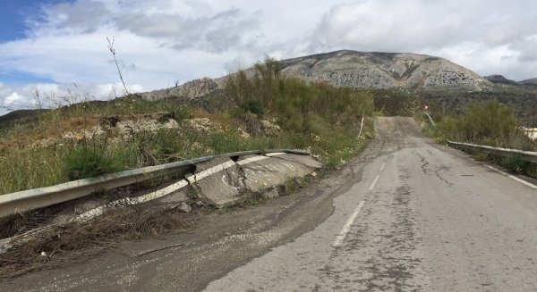La Junta aún no ha reparado los desperfectos provocados en Álora por las inundaciones de 2012
