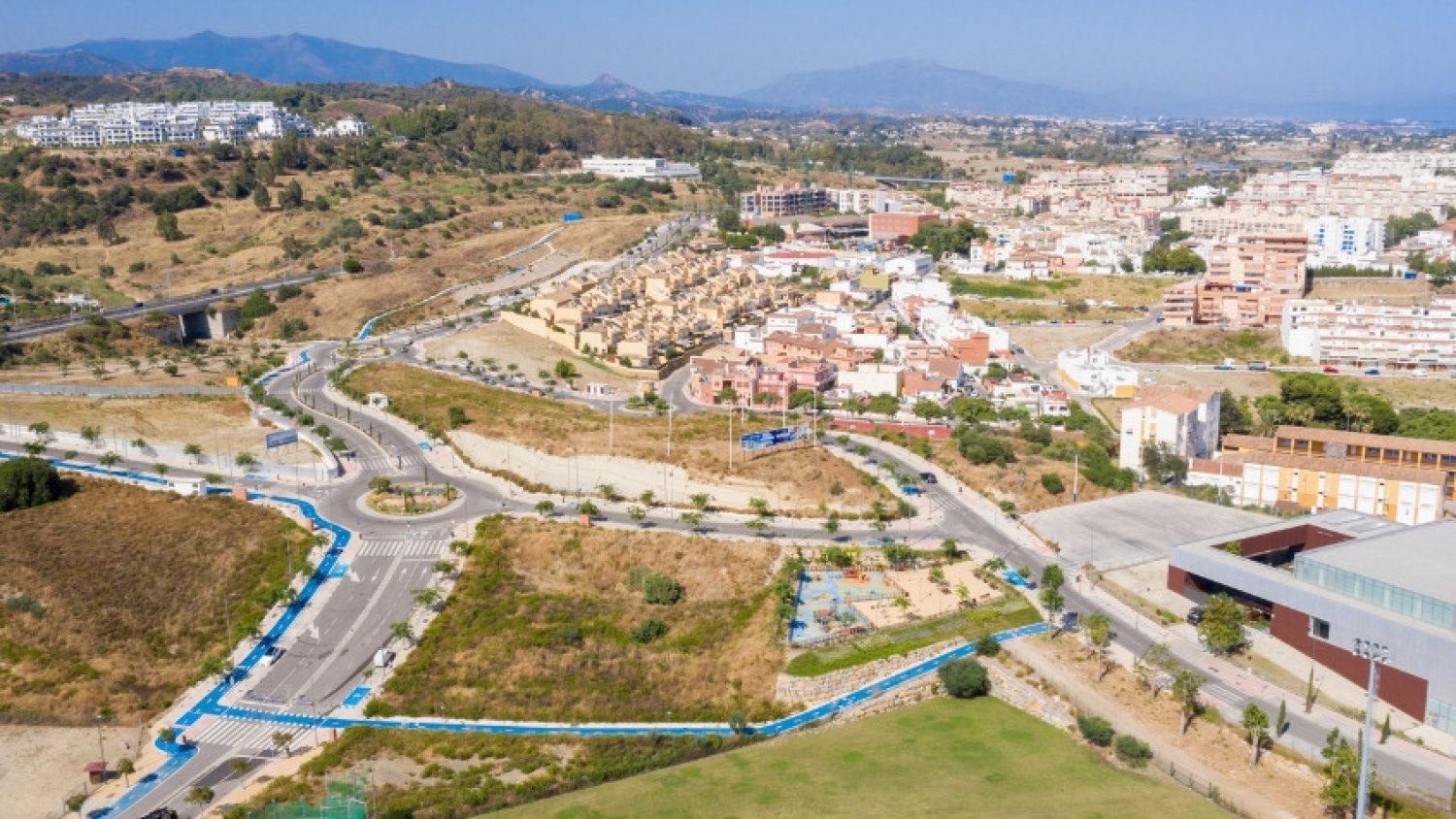 Estepona adjudica las obras para instalar las pantallas que mejorarán la calidad acústica en la zona de Juan Benítez