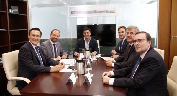 García Urbano se reúne con el consejero de Universidad para impulsar el proyecto universitario en Estepona