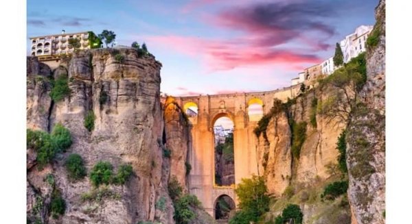 Ronda, imagen de la conexión Nueva York- Málaga que va a recuperar la compañía United Airlines