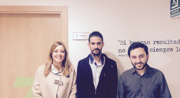 La coordinadora provincial del IAJ visita la empresa Sentecno para su puesta en marcha