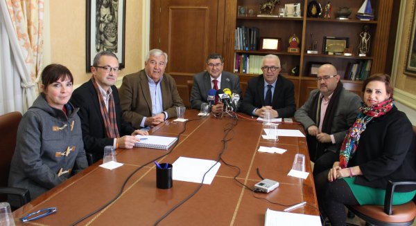 Moreno Ferrer destaca el compromiso de la Junta de Andalucía “por favorecer el empleo en Vélez-Málaga”
