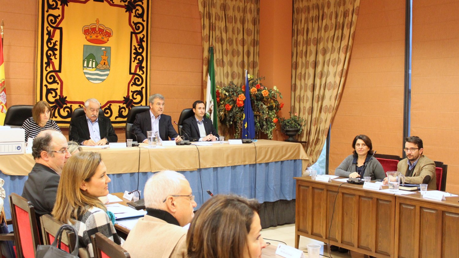 El equipo de gobierno lamenta que los grupos IU y CSSP pidan eliminar la partida para hacer el hospital del Presupuesto municipal de 2016