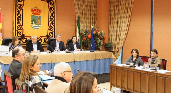 El equipo de gobierno lamenta que los grupos IU y CSSP pidan eliminar la partida para hacer el hospital del Presupuesto municipal de 2016