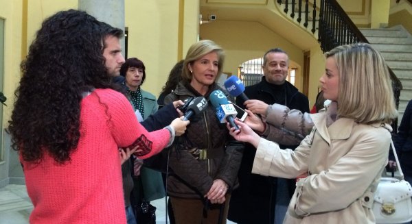 Oña garantiza que irán al Parlamento todas las inquietudes de los trabajadores de las escuelas de hostelería