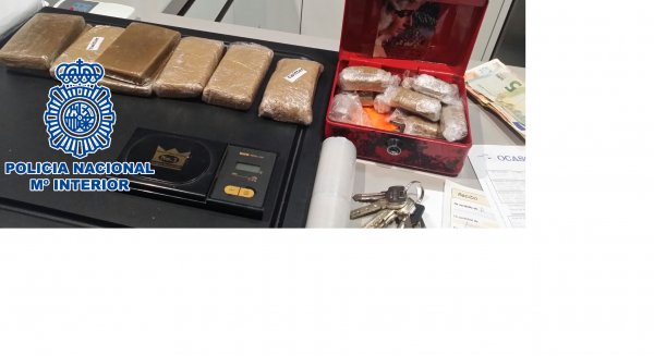 Desarticulados tres puntos de venta de drogas y detiene a cinco miembros de una familia