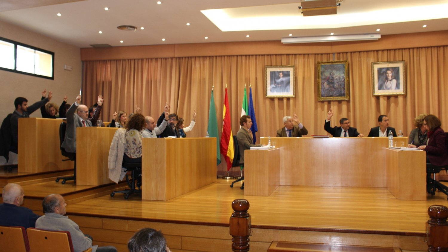 Vélez-Málaga aprueba el presupuesto municipal que incrementa el gasto social en un 30,5%