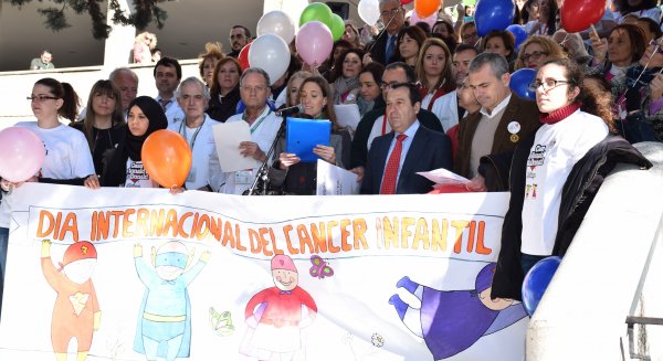 Ciudadanía, profesionales y administraciones públicas apuestan por la lucha contra el cáncer infantil