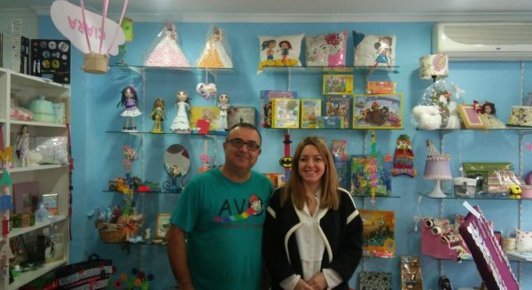 El Instituto Andaluz de la Juventud se compromete a colaborar con la Asociación de Voluntarios de Oncología Infantil