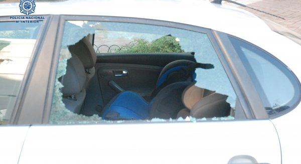 Detenido un hombre por causar daños a 20 vehículos