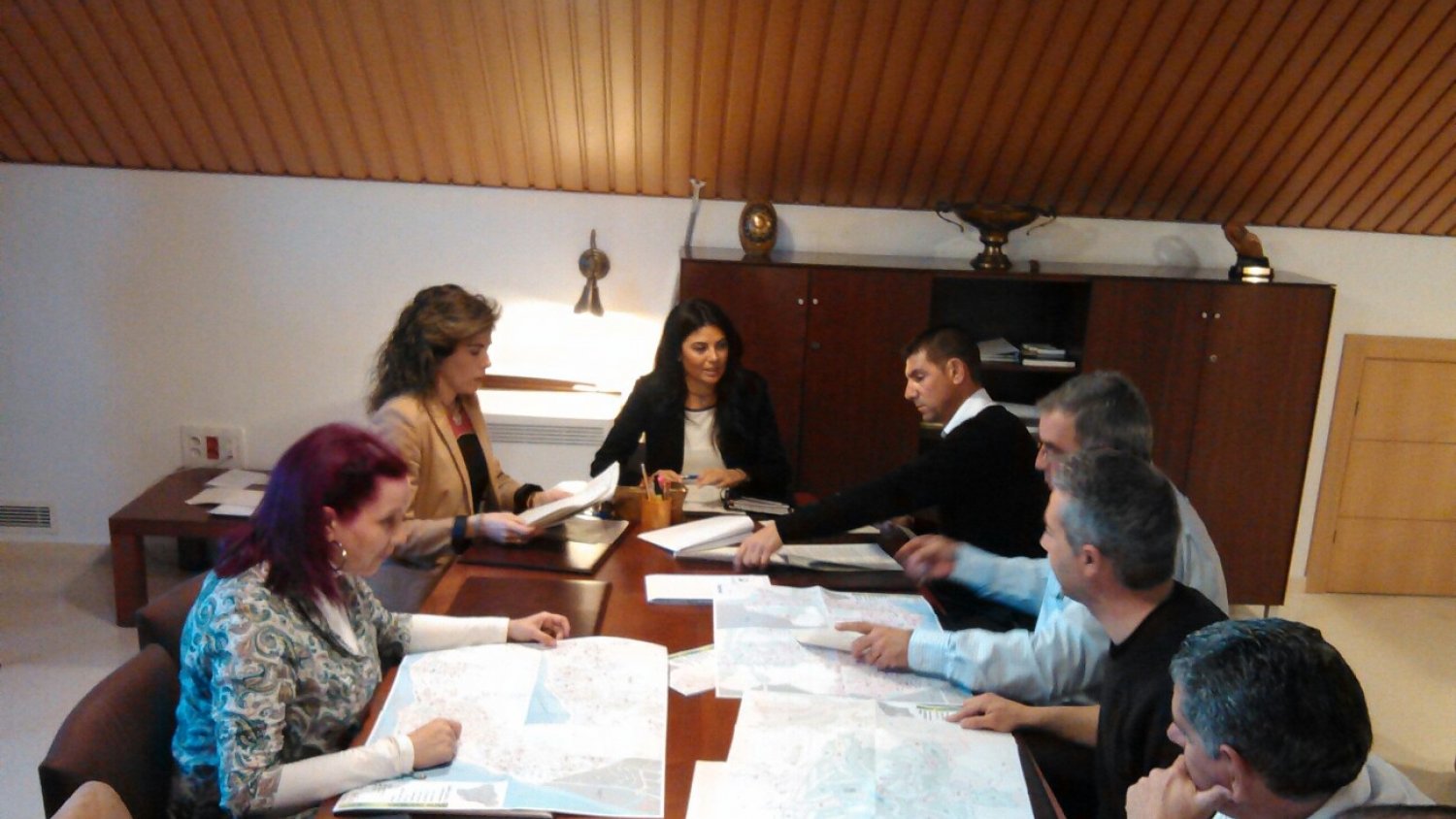 Movilidad y Transportes crea las primeras mesas de trabajo para coordinar los servicio de los taxis
