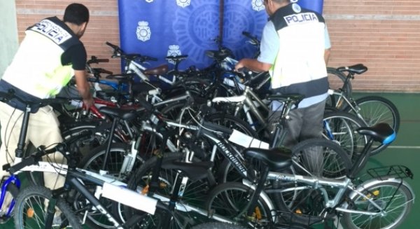 La Policía Nacional interviene 21 bicicletas de procedencia ilícita en tiendas de compraventa de Málaga