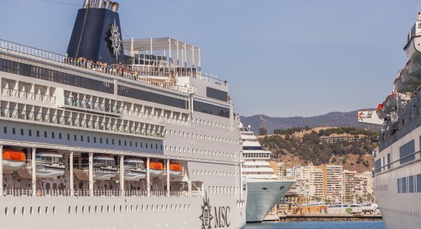 Torremolinos presenta su oferta como destino para los cruceristas del Puerto de Málaga