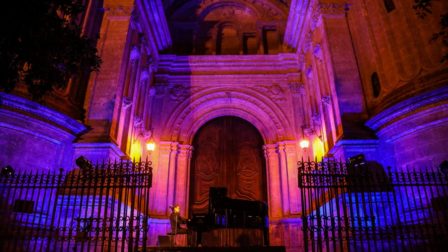 La XIII Noche en Blanco afianza las acciones artísticas de calle con más de 165.000 visitas