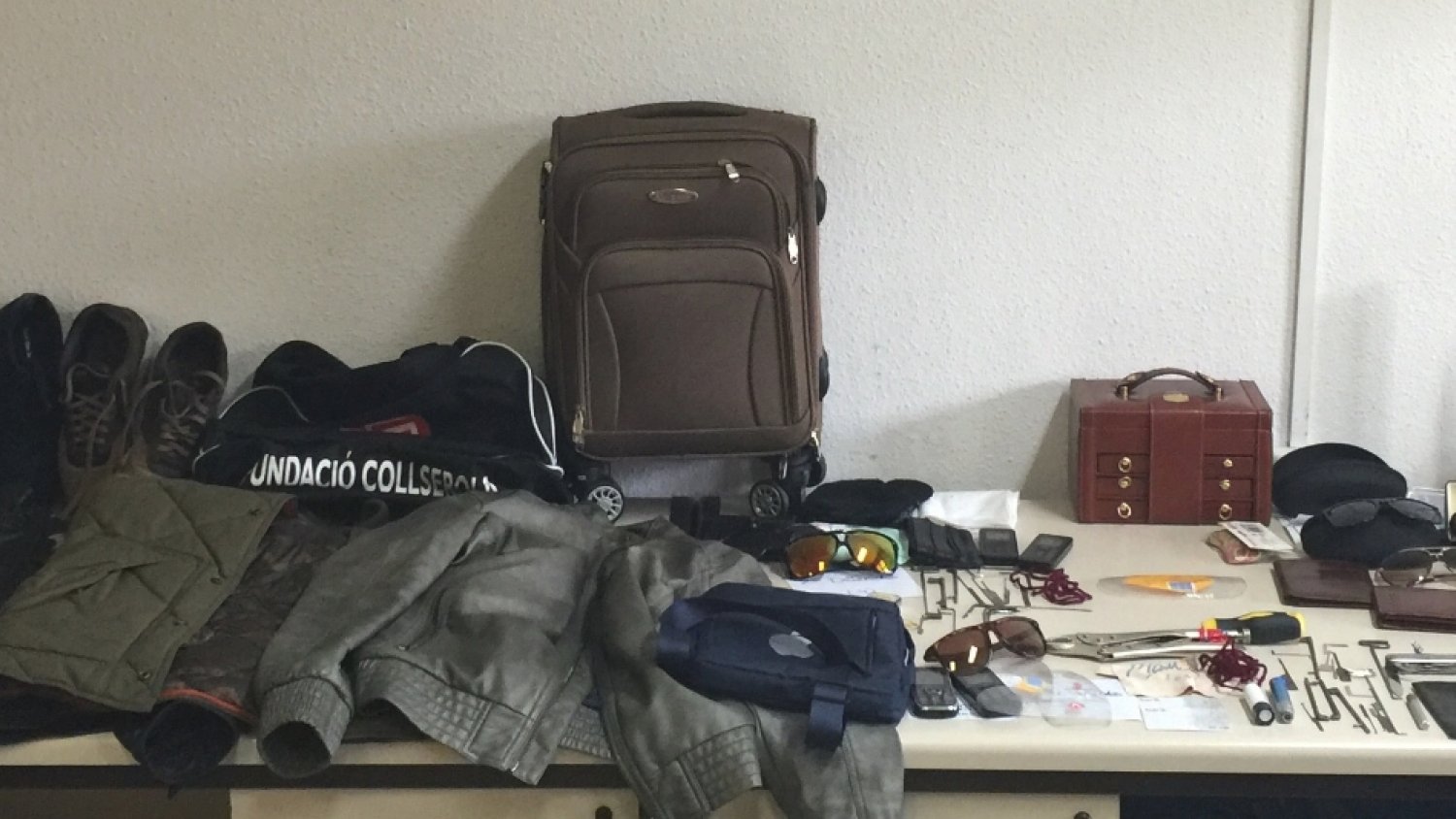 La Policía Nacional desarticula un grupo dedicado a cometer robos con fuerza en domicilio mediante el método de “resbalón”