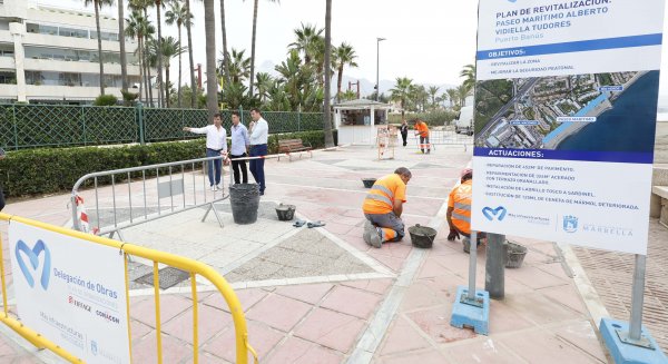 Marbella acomete trabajos de reforma en un tramo del paseo marítimo de Levante en Puerto Banús
