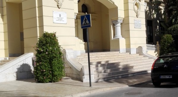 El Ayuntamiento invierte medio millón de euros en mejorar la seguridad vial en torno a los colegios