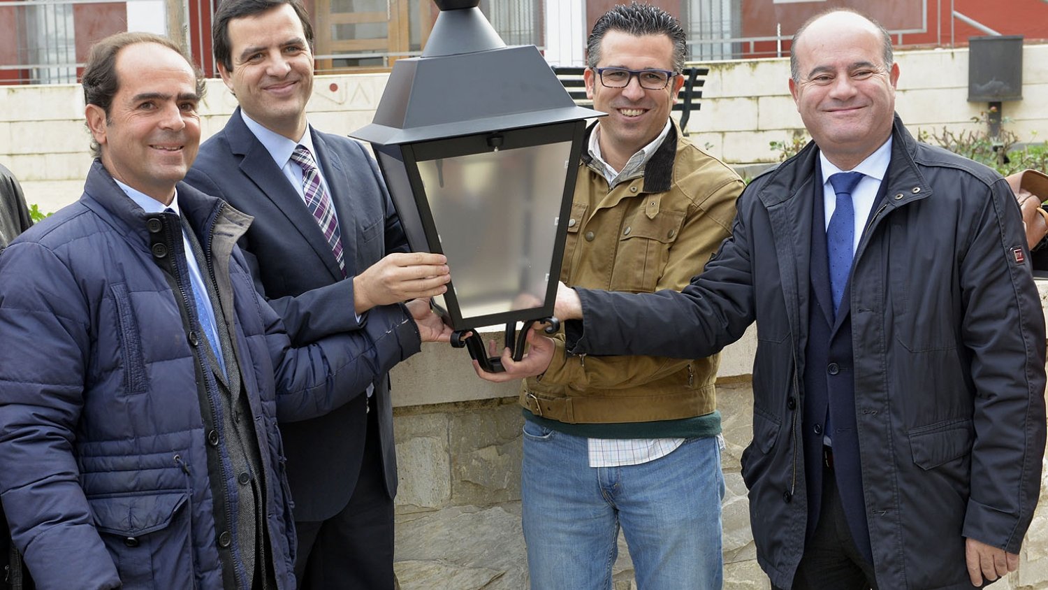 Antequera contará con un nuevo farol inteligente para su alumbrado público