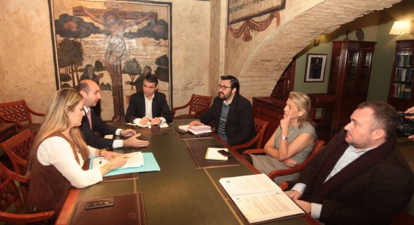 El Ayuntamiento pide a la Diputación de Málaga que respalde la creación de un centro asociado de la UNED en Marbella