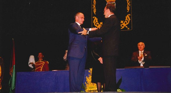 El exsecretario del Ayuntamiento, Federico Romero, recibirá la medalla de la ciudad