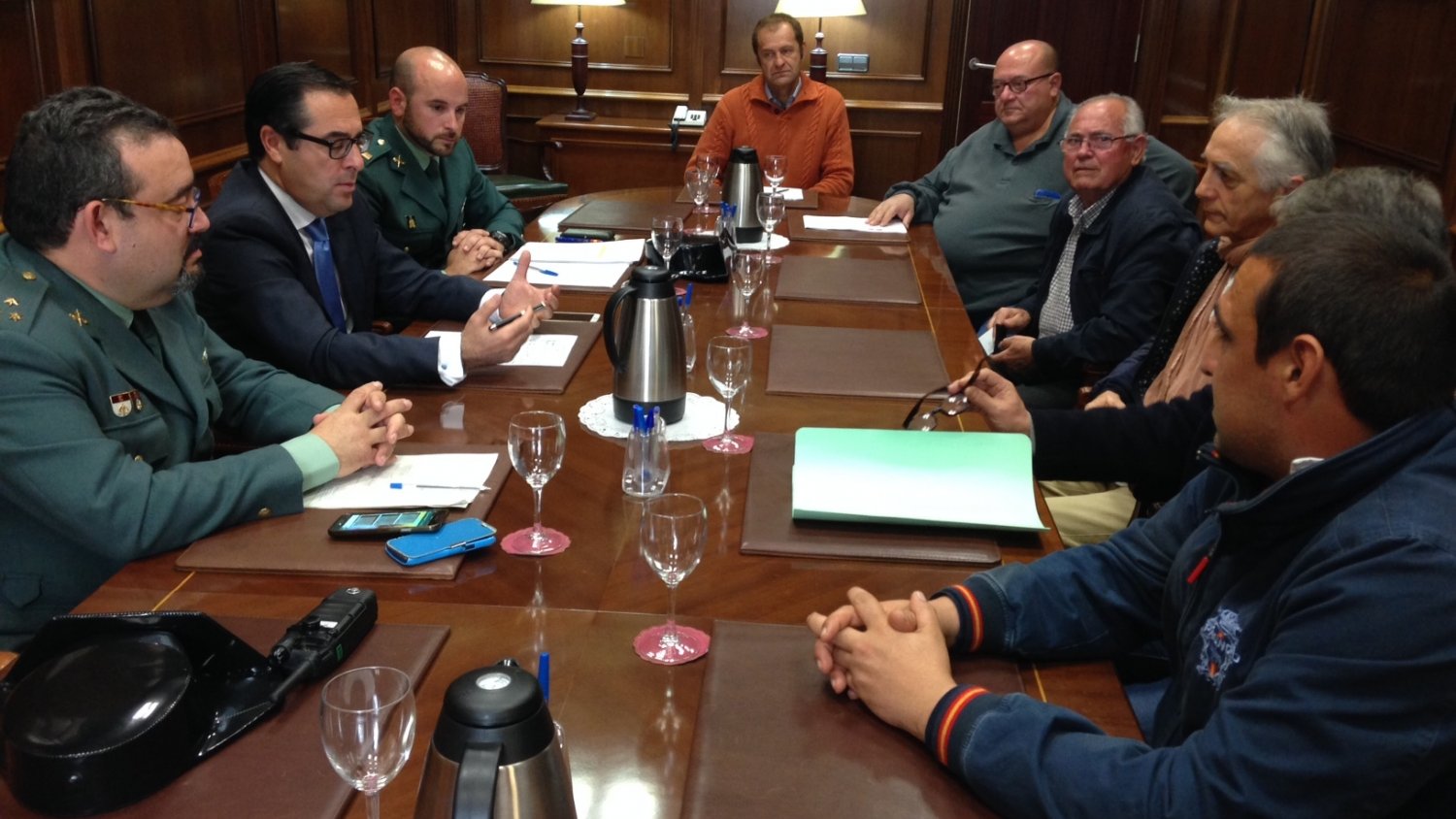 El subdelegado recibe y respalda las reclamaciones de los regantes del Guadalhorce