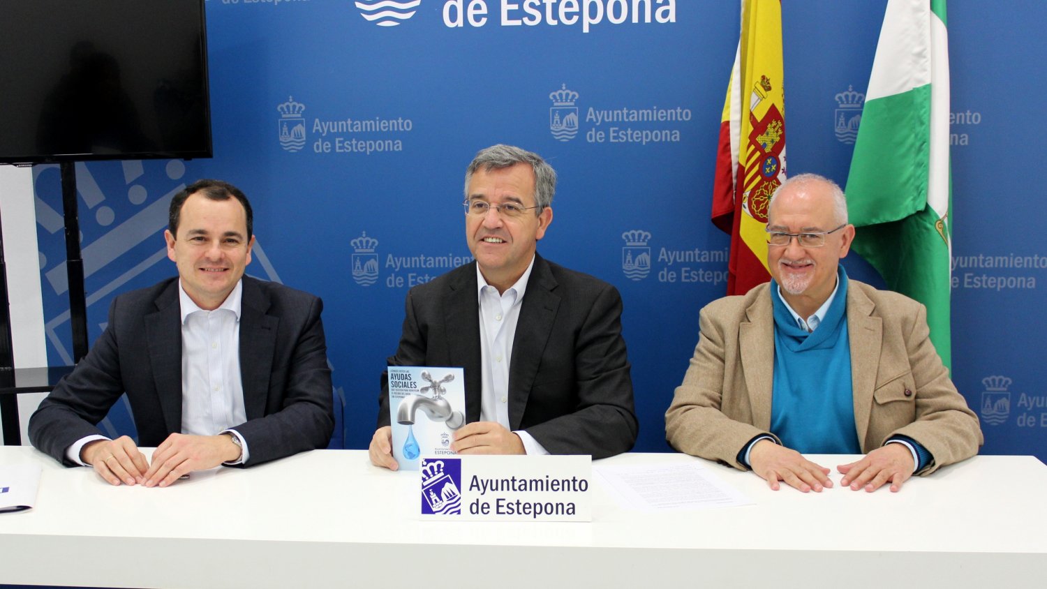 Estepona renueva el Fondo Social para pagar recibos de agua a familias con dificultades