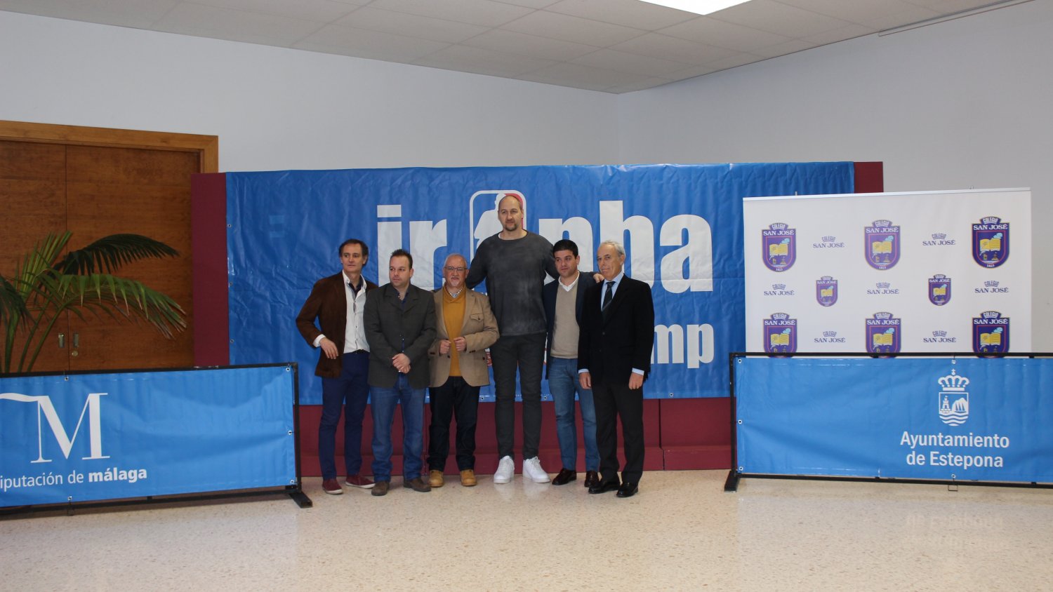 El ex de los Celtics, Dino Radja, apadrina el único campus NBA  de España