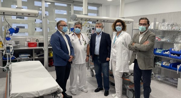 El delegado territorial de Salud visita la unidad de Urgencias del Hospital de Alta Resolución de Estepona