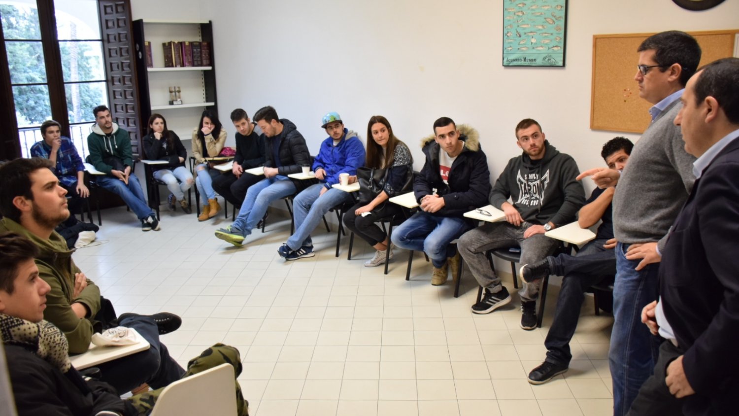 La Junta explica a trabajadores y alumnos de La Cónsula y La Fonda la integración al SAE