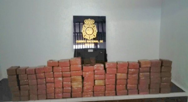La Policía Nacional detiene en Fuengirola a un hombre que llevaba 110 kilos de hachís en su coche