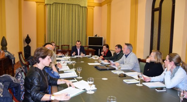 La Junta refuerza con 1,77 millones los entes locales para atender la dependencia en Málaga