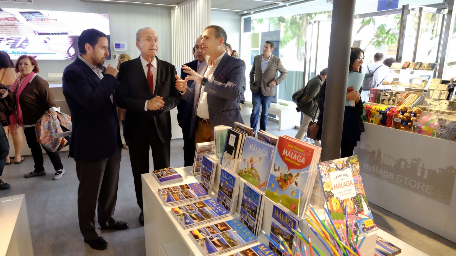 'Málaga Store' ofrece artículos de recuerdo de la ciudad