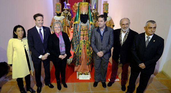 El Ayuntamiento presenta los trajes que lucirán los representantes de los Reyes Magos en la Cabalgata de Málaga