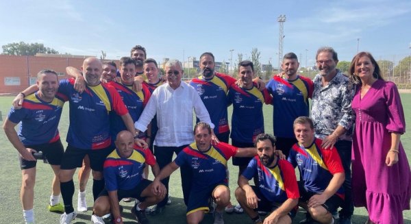 El equipo de Policía Nacional, campeón del Primer Torneo de Fútbol 7 a beneficio de la investigación en Málaga