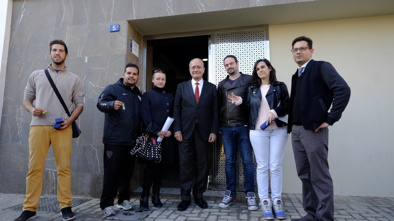 El Ayuntamiento de Málaga entrega dos nuevas promociones de viviendas de alquiler VPO para jóvenes