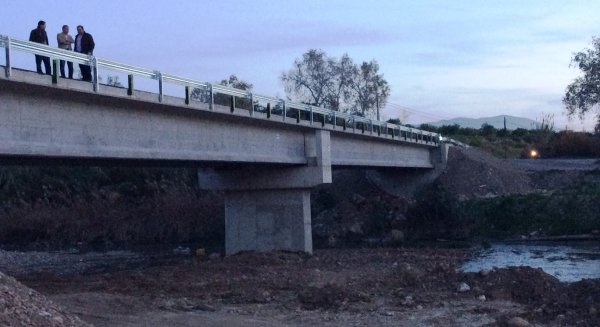 Abierto al tráfico el nuevo puente del Camino de Villalón