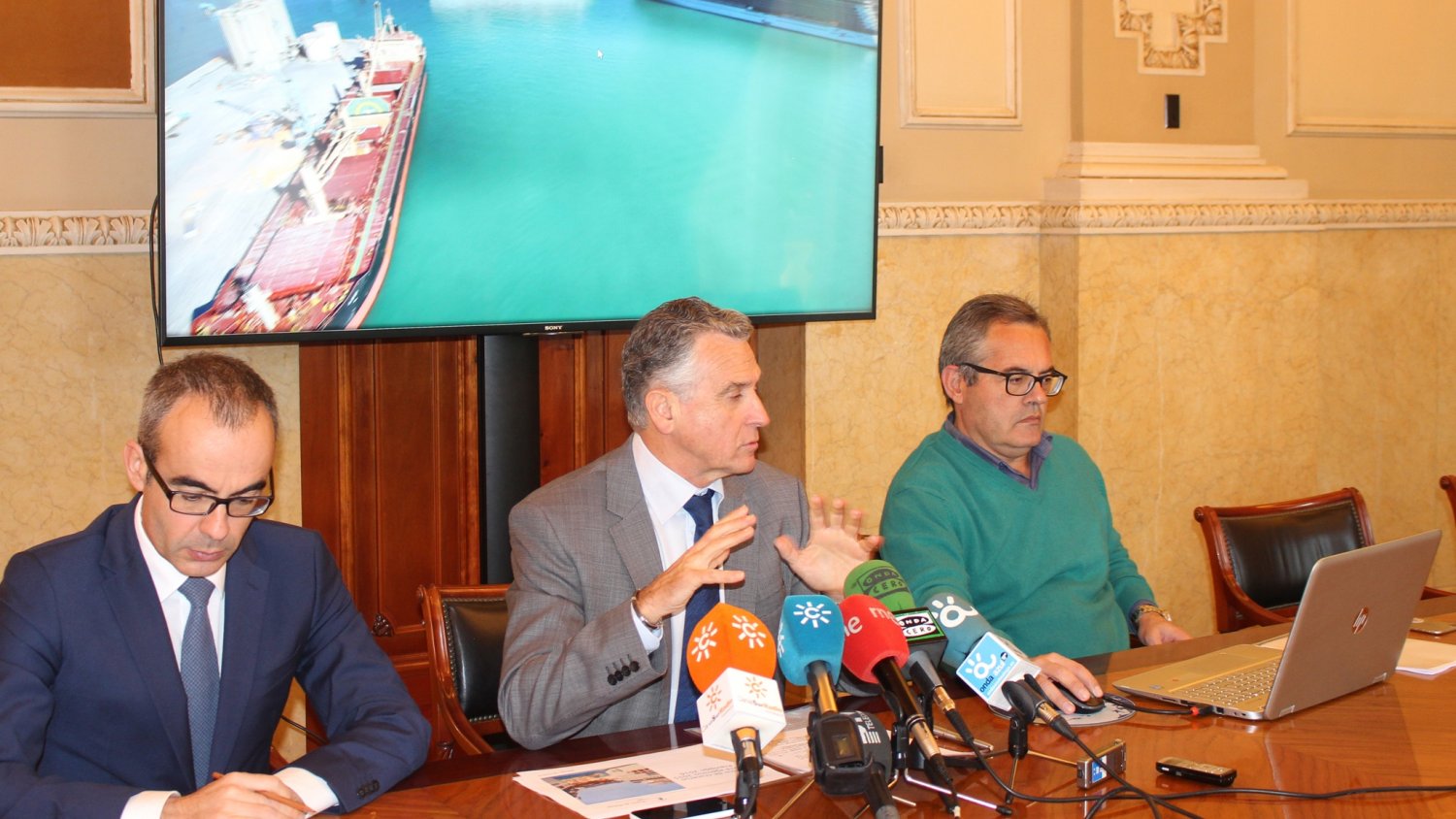El Puerto de Málaga recibirá 250 cruceros y 450.000 pasajeros en 2016