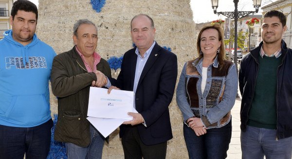 Antequera completa la primera fase del reparto de vales de aparcamiento gratuito