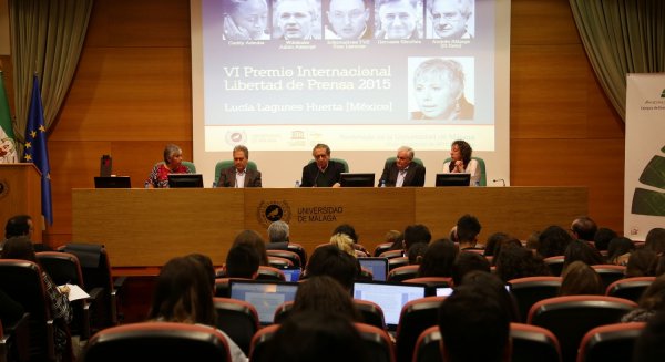 La periodista mexicana Lucía Lagunes recibe el premio Libertad de Prensa de la UMA